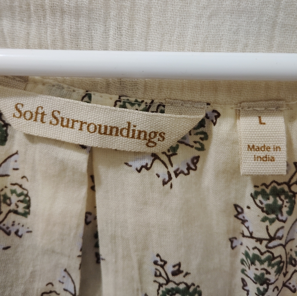 🦋Soft Surroundings Cream and Blue Floral Blouse - Picture 3 of 8